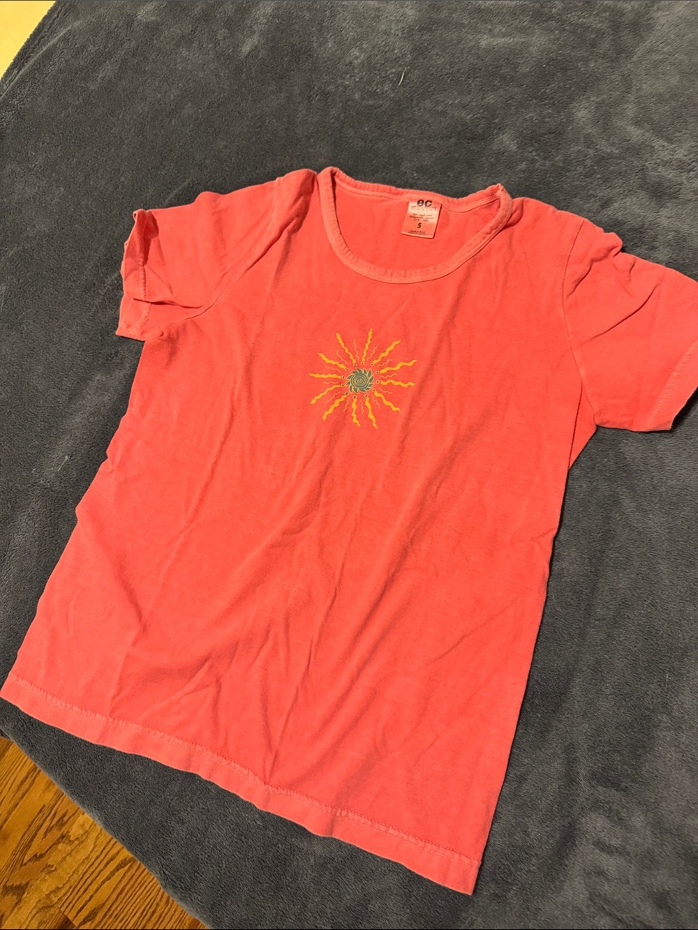 Coral Tee shirt with Sun Embroidery